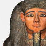 The red, shiny face of the coffin of Irethoreru
